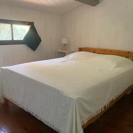 Le Nichoir La Franqui 4 People Air Conditioning